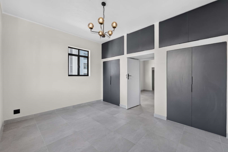 1 Bedroom Property for Sale in Sea Point Western Cape